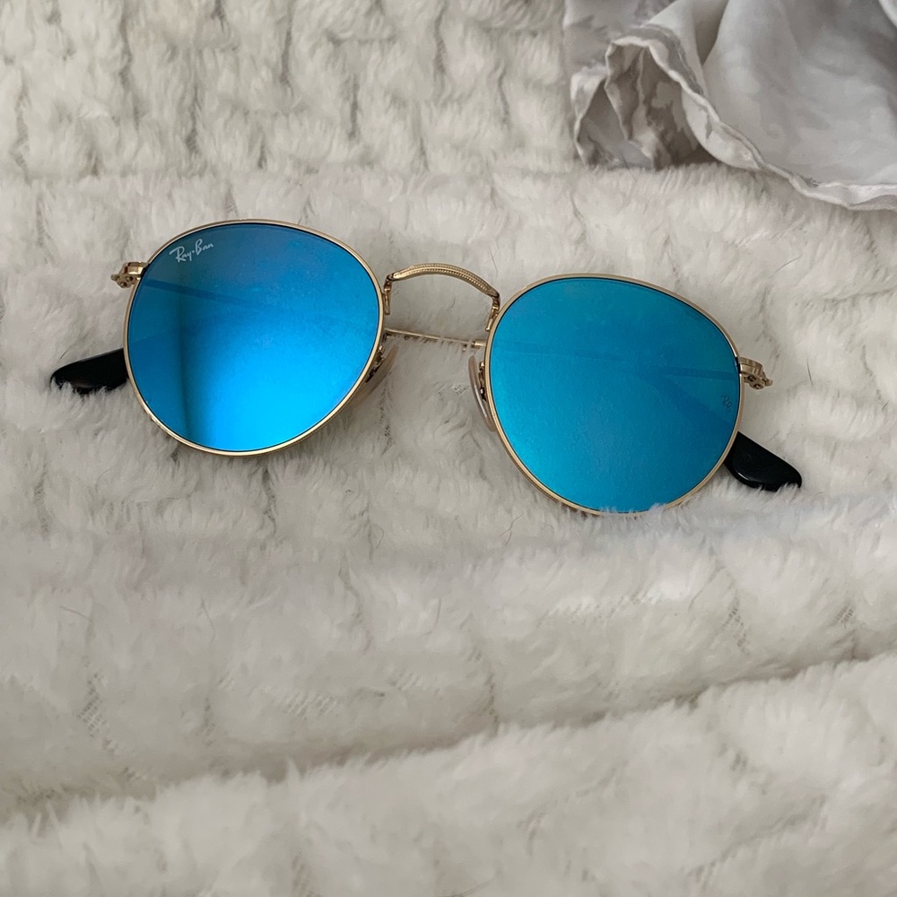 Ray-Ban Round Metal Sunglasses with Blue Mirrored Lenses and Gold Frame